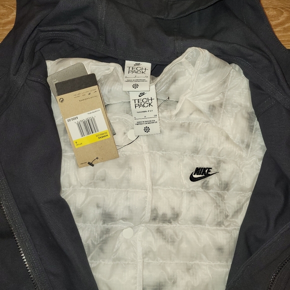 Nike Sportswear Therma-FIT Tech Pack 3-in-1 Jacket Wmns Size Small DD4660-010 - Picture 5 of 7